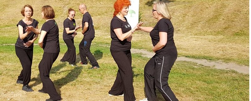 pchające dłonie helenów